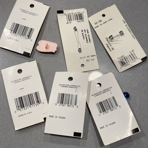 Bundle of Buttons Baby Craft Nursery Sewing Novelty NWT - Picture 7 of 11